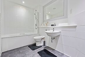 Chic Birmingham Apartment With 2 Bedrooms