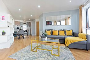 Chic Birmingham Apartment With 2 Bedrooms