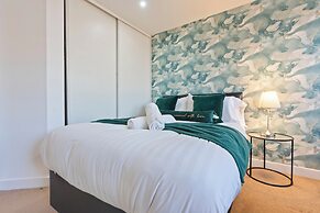 Chic Birmingham Apartment With 2 Bedrooms