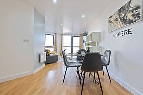 Chic Birmingham Apartment With 2 Bedrooms