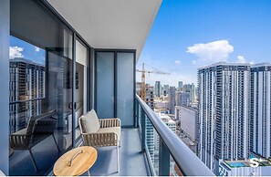 Luxe 1-BR with Stunning Downtown Views