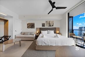 Sky High Stay Sleek Studio in Miami