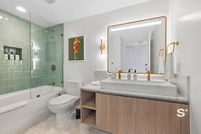 Sky High Stay Sleek Studio in Miami