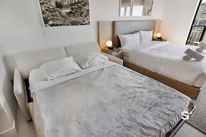 Sky High Stay Sleek Studio in Miami