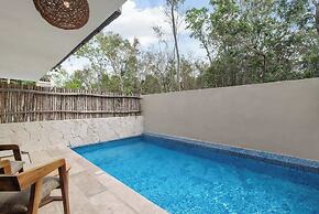 Best Private Pool/1 Full BR/ 2sofabeds/amenities