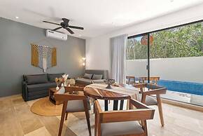 Best Private Pool/1 Full BR/ 2sofabeds/amenities