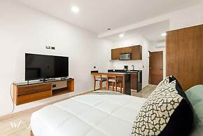 Spacious Loft W/garden View Pool + Jacuzzi GYM