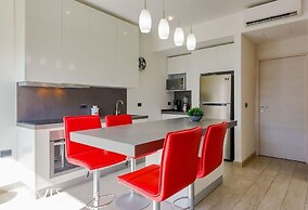 1 Rec. Steps From the Beach Rooftop Pool