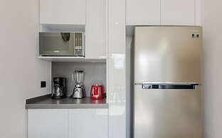 1 Rec. Steps From the Beach Rooftop Pool