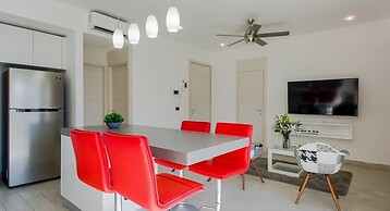 1 Rec. Steps From the Beach Rooftop Pool