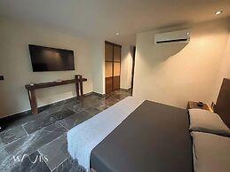 2BR w/ Private Pool Near the Beach Spacious Stay