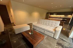 2BR w/ Private Pool Near the Beach Spacious Stay