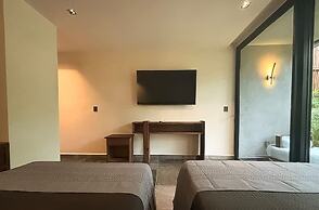 2BR w/ Private Pool Near the Beach Spacious Stay