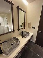 2BR w/ Private Pool Near the Beach Spacious Stay