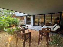 2BR w/ Private Pool Near the Beach Spacious Stay