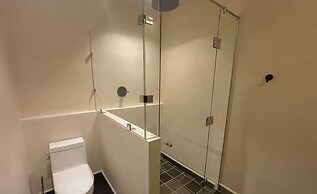 2BR w/ Private Pool Near the Beach Spacious Stay