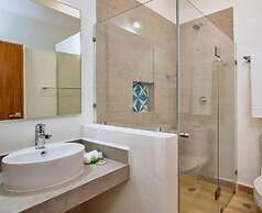 4 Br Private Rooftop Pool Spacious Exclusive