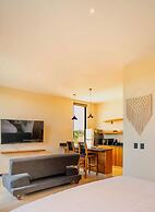 Great Located Studio PH With Private Pool by Waves Management