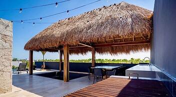 Great Located Studio PH With Private Pool by Waves Management