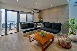 Great Located Spacious 2 BR Apartment With Amazing Terrace by Waves Ma