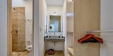 Great Located Spacious 2 BR Apartment With Amazing Terrace by Waves Ma