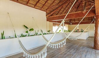 2 Br. Roof W/infinity Pool + Jacuzzi Spacious