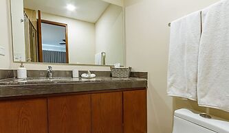 2 Br. Roof W/infinity Pool + Jacuzzi Spacious