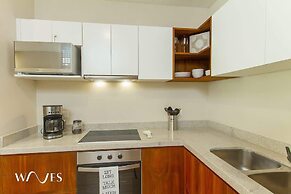 2 Br. Roof W/infinity Pool + Jacuzzi Spacious