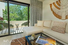 2 Br. Roof W/infinity Pool + Jacuzzi Spacious