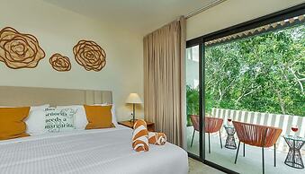 2 Br. Roof W/infinity Pool + Jacuzzi Spacious