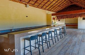 2 Br. Roof W/infinity Pool + Jacuzzi Spacious