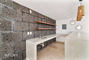 Colorful Perfect Located 2 Br. W/great Amenities