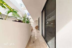 Colorful Perfect Located 2 Br. W/great Amenities