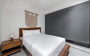 2 BR Great Located Natural Lightning