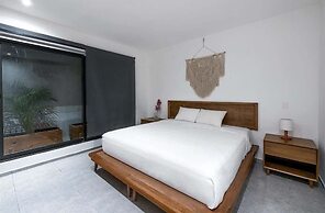 2 BR Great Located Natural Lightning