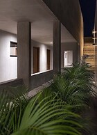 2 BR Great Located Natural Lightning