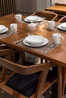 2 BR Great Located Natural Lightning