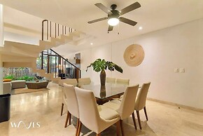 2 Br. PH W/private Pool in Luxury Gated Community