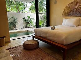 Spacious 2 BR Apartment With Private Pool, Top Amenities