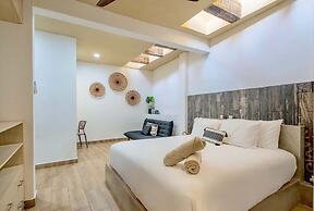 3br. Exclusive TH W/spacious Roof & Private Pool