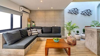 3br. Exclusive TH W/spacious Roof & Private Pool
