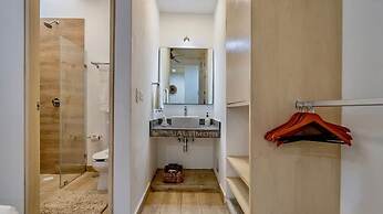 3br. Exclusive TH W/spacious Roof & Private Pool