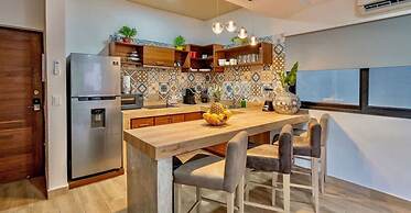 3br. Exclusive TH W/spacious Roof & Private Pool