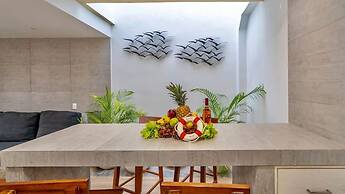 3br. Exclusive TH W/spacious Roof & Private Pool