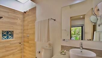 3br. Exclusive TH W/spacious Roof & Private Pool