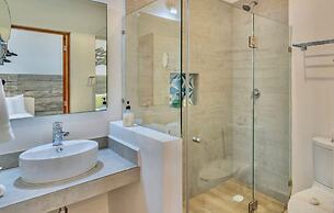 3br. Exclusive TH W/spacious Roof & Private Pool