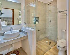 3br. Exclusive TH W/spacious Roof & Private Pool