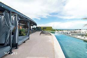 Luminous 1 Br. Steps Away From the Beach