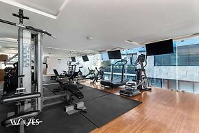 Luminous 1 Br. Steps Away From the Beach