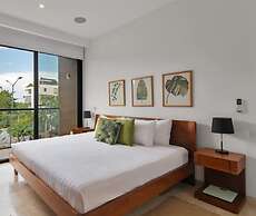Luminous 1 Br. Steps Away From the Beach
